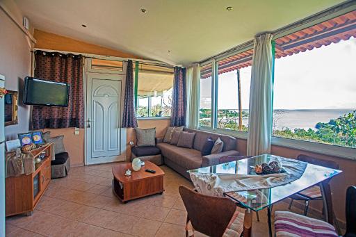 Voula Home - Housity