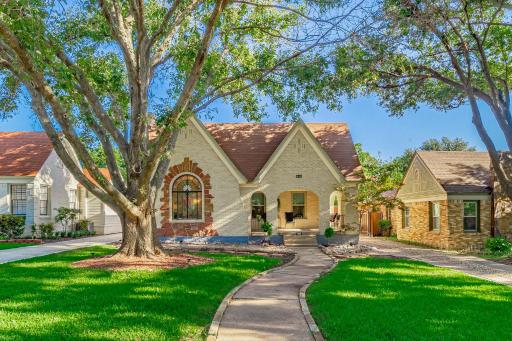 Kessler Park Retreat - available for 28 days or greater - Housity