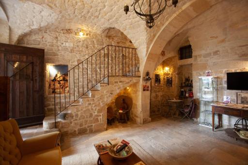 Case-grotte degli Avi, esperienza abitativa in grotta - Housity