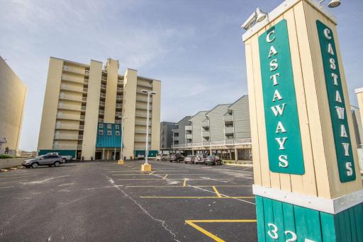 Castaways by Youngs Suncoast - Housity