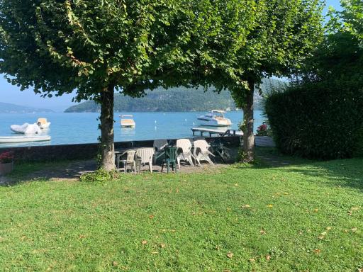 Top floor duplex with private beach - Housity