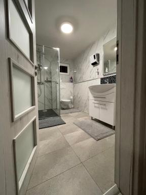 Johnys apartment - Housity