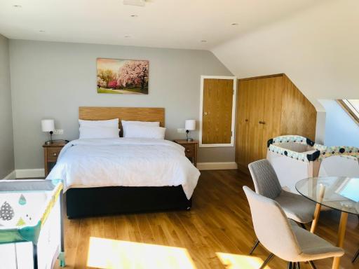 Leanna's Lodge, Keshcarrigan - Housity