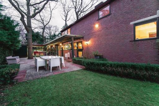 Villa Near The Beach - Housity