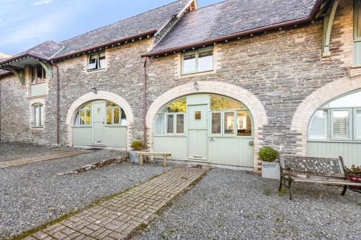 Coast Barn, Noss Mayo, Plymouth - Housity
