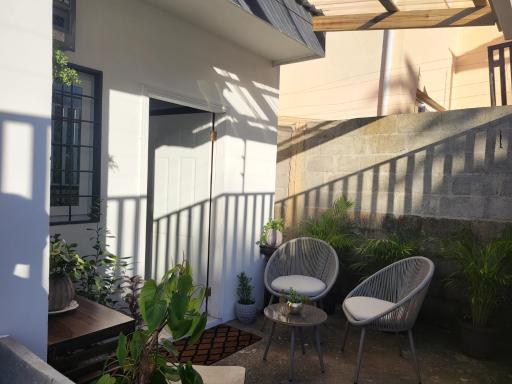 Céntrica, Cómoda, linda, parqueo, patio, netflix - Housity