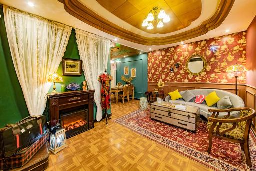 Locals Apartment House 08 - Housity