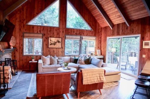 Mountainside Cabin w/ Deck - Walk to Lake - Housity