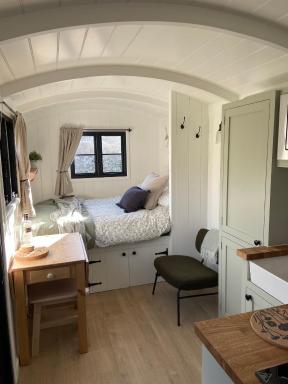 Peaceful Shepherd’s Hut in beautiful countryside. - Housity