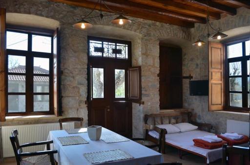 Beautiful Traditional House - Housity