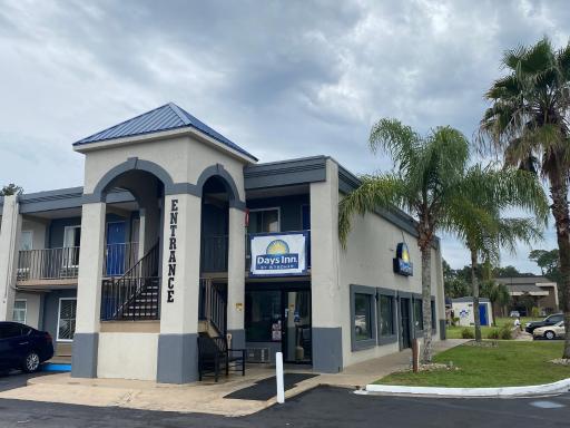 Days Inn by Wyndham Brunswick/St. Simons Area - Housity