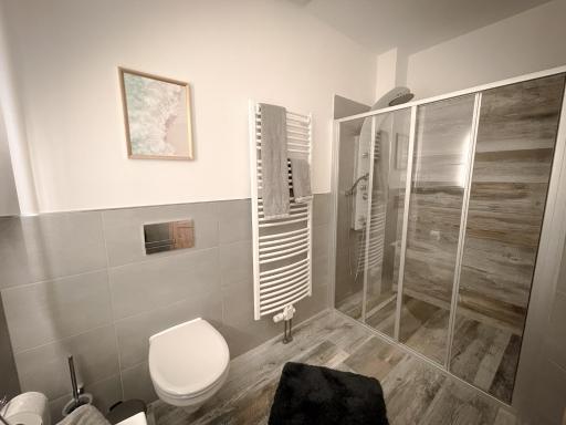 New Deluxe Studio Apartment in quiet back house - Housity