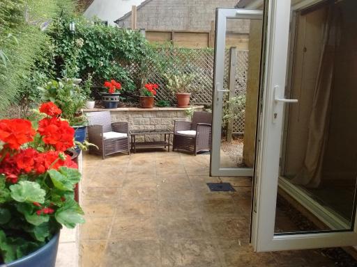 Sunny Patch Bungalow - Housity