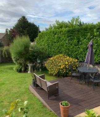 Sunny Patch Bungalow - Housity