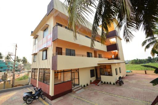sri sigandureshwari boarding and lodging - Housity