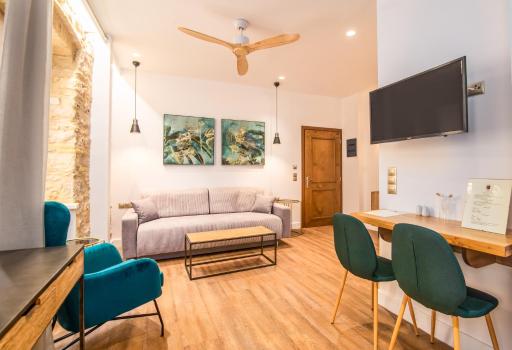 Curcumelli Luxury Suites - Pinia - Housity