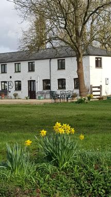 1 Barge Cottage - Housity