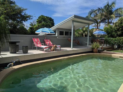 Phoenix Oasis, Family and Pet friendly, with private pool and spa - Housity