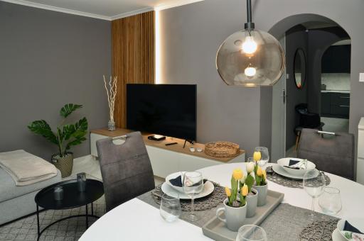 Bence Castle House - Housity