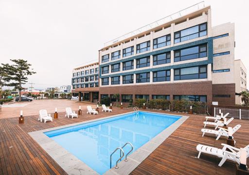 Hotel Sweet Castle Jeju Hamdeok - Hizvo