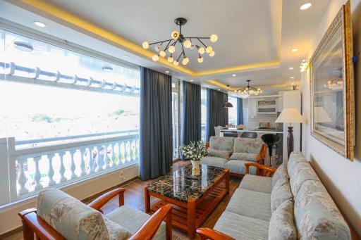 TTR Skyview Hotel - Housity