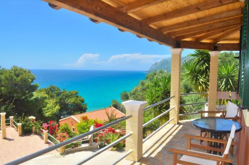 Villa Takis on Pelekas beach Small house with garden and sea view - Housity