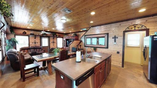 VW11 5 Bedroom Port A Vacation Rental With Game Room Community Pool 2 Cars - Housity