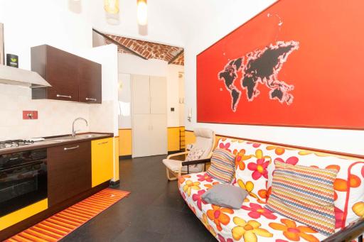 Colourful & Cozy Apartment Cenisia - Housity
