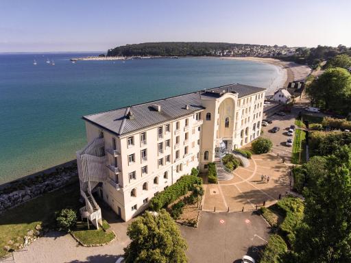 Hôtel Morgat Le Grand Hôtel De La Mer - Housity