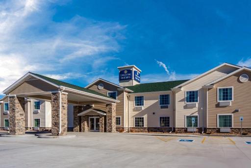 Cobblestone Inn & Suites-Fremont - Housity