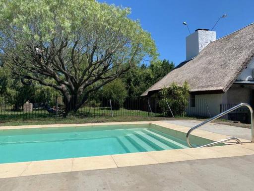 Excelente Rancho con piscina y parque verde. - Housity