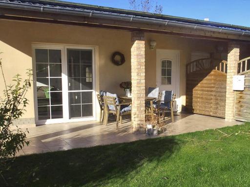 Sommerwiese mit Terrasse - ABC327 - by ABCWismar - Housity
