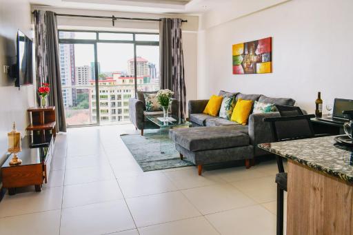 SILVERSTONE APARTMENT DELUXE 1 Bedroom WITH A VIEW , GYM & POOL - KILIMANI - Housity
