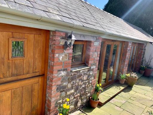 The Old Coach House - Housity