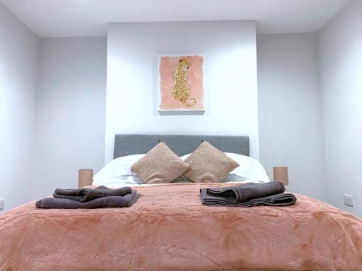 Affordable 3BR Flat with FREE Parking - Housity