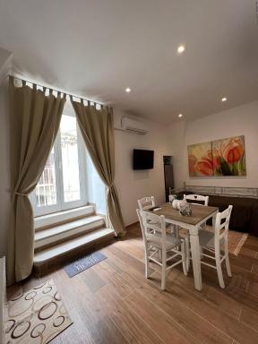 HOME CHLOE - Housity