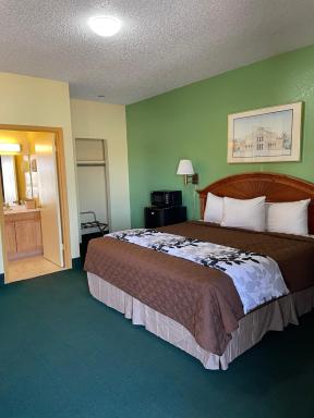 Relax Inn Dilley - Housity