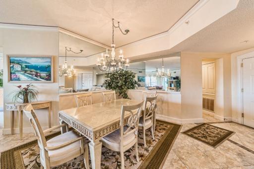 Hampton 6107, 2 Bedroom, Sleeps 6, Large Pool, Oceanfront View - Housity