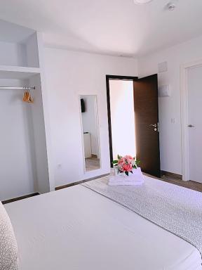 Hostal El Castillo Alcala De Guadaira - Housity