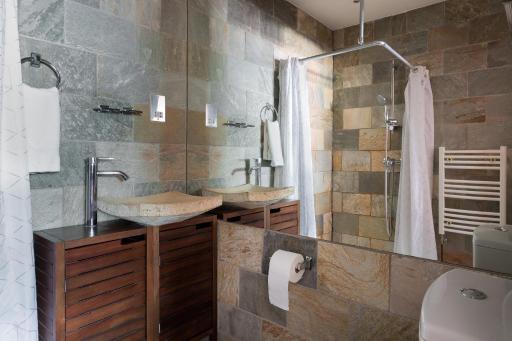 Centra Wharf - Housity