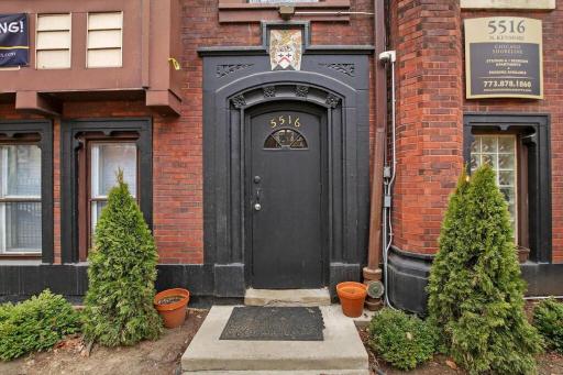 Edgewater Minimalist Studio Apartment - Kenmore 205 - Housity