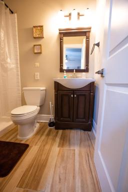 Cozy Studio in the Downtown/Montrose area - Housity