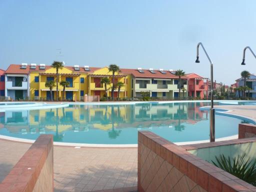 Very nice studio with private garden and swimming pool - Housity