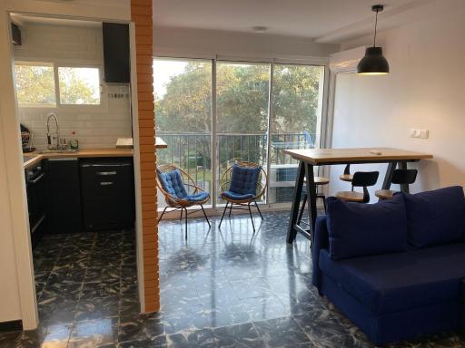 Apartamento para parejas reformado con piscina - Housity