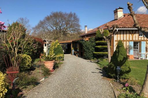 Villa 230 M2 With Garden Lac De Léon And Ocean - Housity