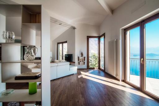 Argegno Wonderful View - by MyHomeInComo - Housity