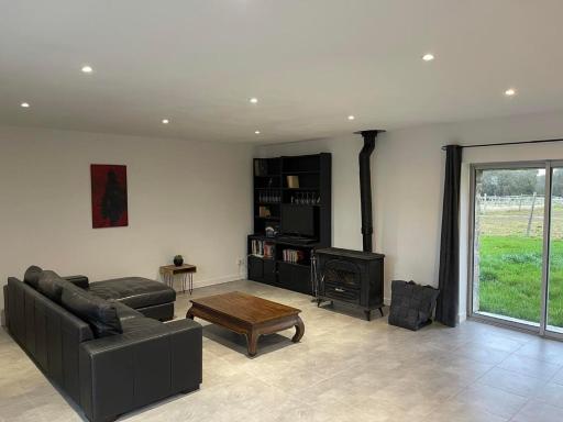 Spacieuse longère au milieu des chevaux - Housity