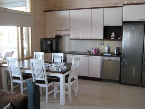 Villa by the Lake - Housity