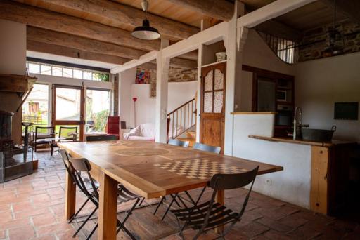 Maison charmante a Faugeres avec vue sur la montagne - Housity