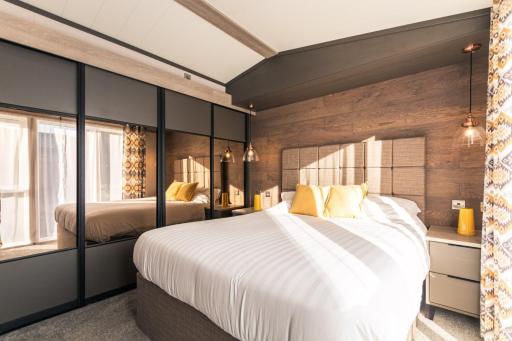 Rueben's Lodge with Hot Tub - Housity